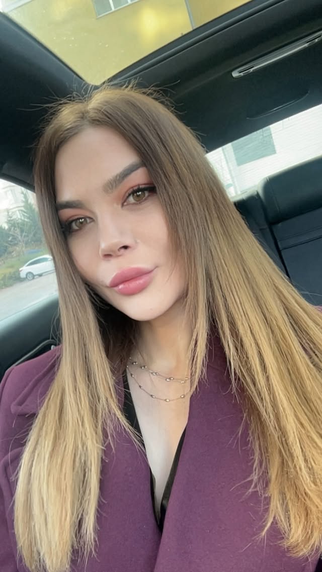 Av. Esra Harım Profile